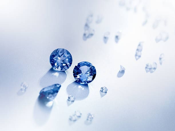 Natural Red vs Pink vs Blue Diamonds in Luxury Jewelry